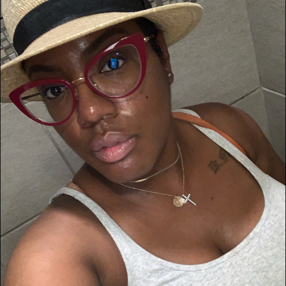 Meet your Posher, Krystle